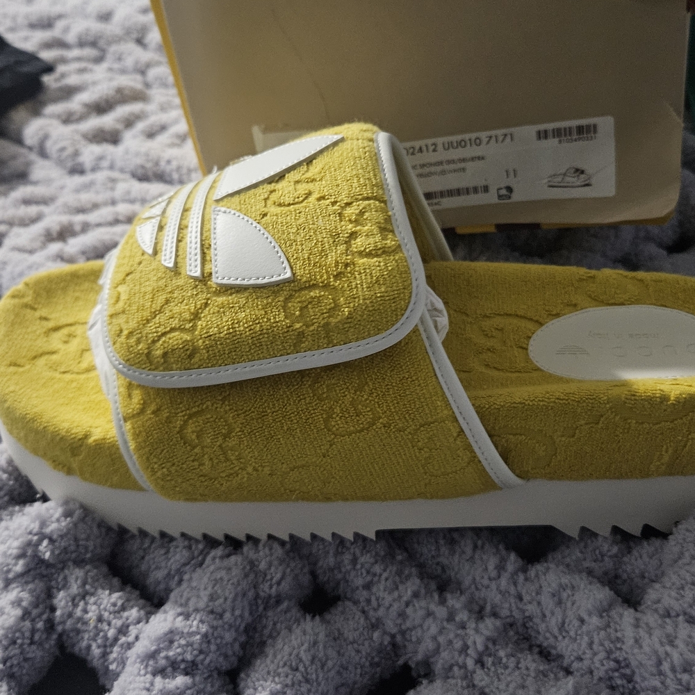 Gucci Yellow and White Sandals